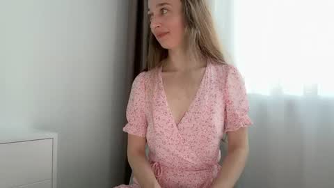 Snapshot of shy_schoolgirl_ chatting on 06/14/26, 06:21 shy_schoolgirl_ online show from 06/14/26, 06:21