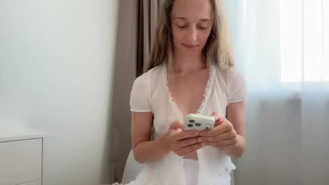 Snapshot of shy_schoolgirl_ chatting on 06/27/26, 12:22 shy_schoolgirl_ online show from 06/27/26, 12:22