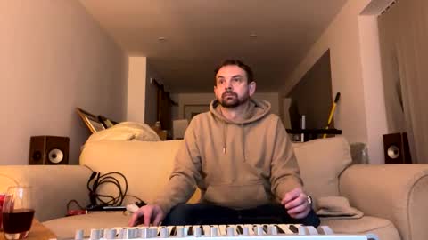 Snapshot of shyb35 chatting on 01/19/25, 01:10 shyb35 online show from 01/19/25, 01:10