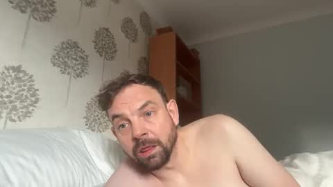 Snapshot of shyb35 chatting on 10/24/25, 09:49 shyb35 online show from 10/24/25, 09:49