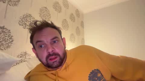 Snapshot of shyb35 chatting on 11/09/25, 08:34 shyb35 online show from 11/09/25, 08:34