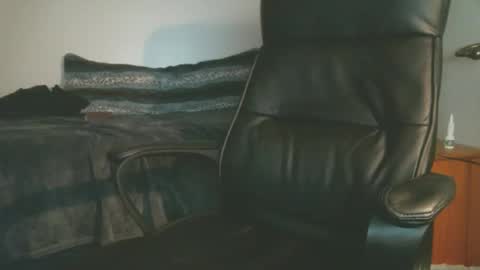 shyboyhugecum2020 online show from 11/21/25, 04:11