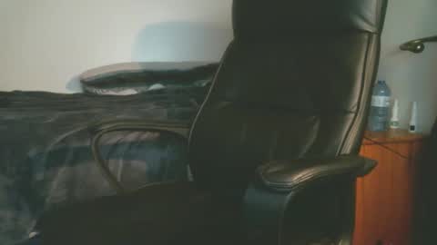 shyboyhugecum2020 online show from 12/16/25, 04:39