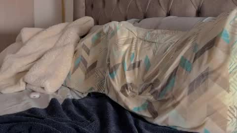 Snapshot of shydude666 chatting on 01/11/25, 01:27 shydude666 online show from 01/11/25, 01:27