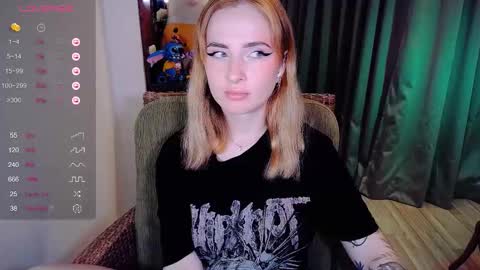 Effie online show from 11/12/25, 11:10