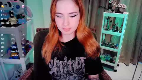 Snapshot of shyfoxxxy chatting on 05/21/26, 05:58 Effie online show from 05/21/26, 05:58