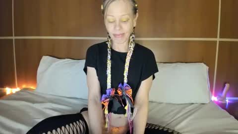 Shylah Faye online show from 11/01/25, 04:14