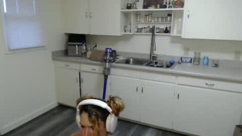 Snapshot of shylasyn1 chatting on 01/07/26, 03:58 Shyla syn1 online show from 01/07/26, 03:58