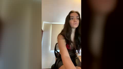 Snapshot of shylatinalove chatting on 05/29/26, 01:53 shylatinalove online show from 05/29/26, 01:53