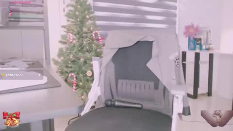 shyn_22 online show from 12/17/25, 05:13