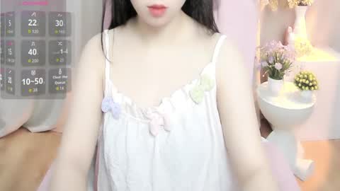 Snapshot of shynana23 chatting on 06/25/26, 01:16 nana online show from 06/25/26, 01:16