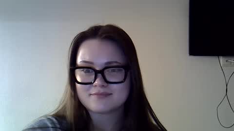 Snapshot of shynesssi chatting on 03/06/25, 12:00 shynesssi online show from 03/06/25, 12:00