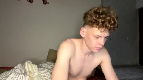 Snapshot of shyredstar chatting on 12/21/24, 05:25 Tom and Betty online show from 12/21/24, 05:25