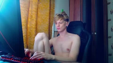 Tom and Betty online show from 04/09/26, 04:34