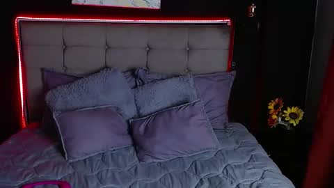 Snapshot of shyvibes_ chatting on 02/07/25, 12:09 CALL ME  CHARLOTTE online show from 02/07/25, 12:09