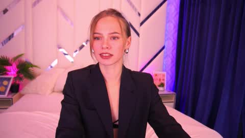 shyysiren online show from 10/14/25, 02:18