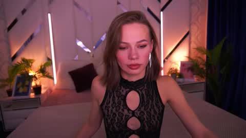 shyysiren online show from 12/15/25, 08:40