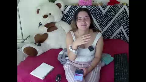 Snapshot of sia_jones chatting on 07/07/26, 07:23 Sia online show from 07/07/26, 07:23