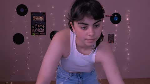 Snapshot of sia_moon1 chatting on 05/23/26, 09:13 sia_moon1 online show from 05/23/26, 09:13