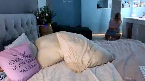 sialone online show from 12/18/24, 06:32