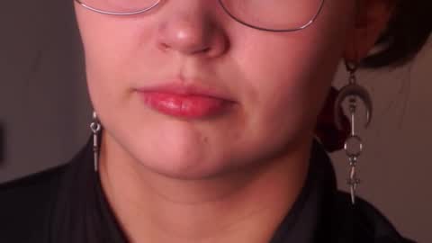 Snapshot of sibylsweeting chatting on 01/11/26, 05:07 Semi online show from 01/11/26, 05:07