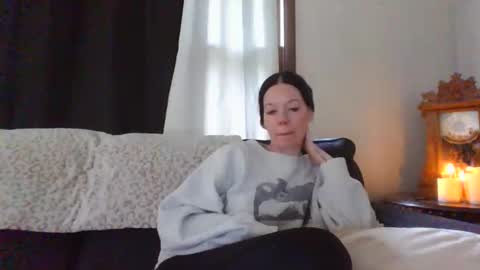 Snapshot of sidneyraee chatting on 04/19/26, 07:49 Mrs. St. Patrickk online show from 04/19/26, 07:49