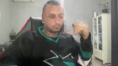 sidvicious23cm online show from 12/22/25, 05:54