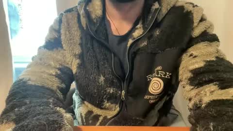 Snapshot of sie273 chatting on 12/18/24, 03:33 sie273 online show from 12/18/24, 03:33