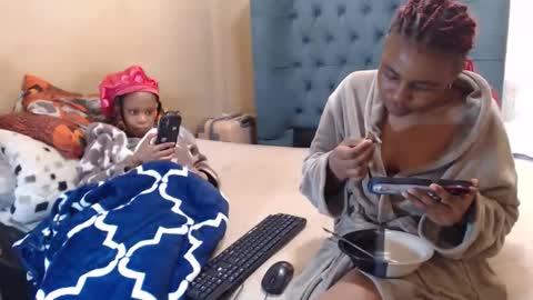 Snapshot of sieannabrown chatting on 05/25/26, 10:32 sieannabrown online show from 05/25/26, 10:32