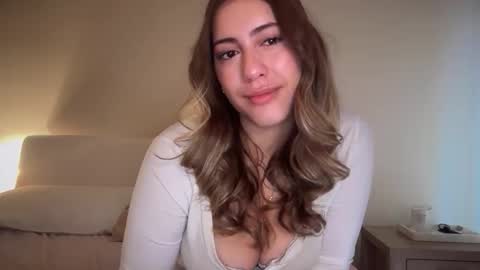 Snapshot of sieena chatting on 09/22/25, 09:39 Siena online show from 09/22/25, 09:39