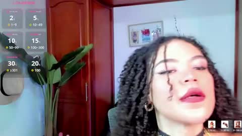 Snapshot of siena_millerr chatting on 02/27/26, 03:34 Vaiolet online show from 02/27/26, 03:34