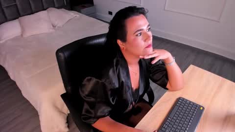 Siena Rosewood online show from 11/21/25, 03:38