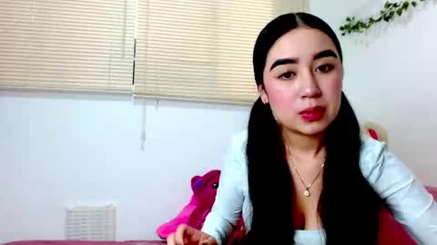 Snapshot of sienna_lorens chatting on 02/12/26, 02:23 Amber online show from 02/12/26, 02:23