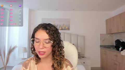 Snapshot of sienna_luxor chatting on 05/24/26, 05:07 siiena online show from 05/24/26, 05:07