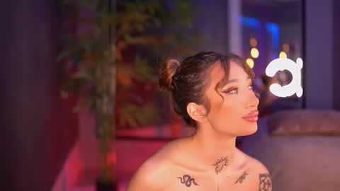 Sienna online show from 10/27/25, 06:45