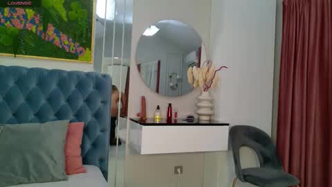 Sienna online show from 01/14/26, 05:13