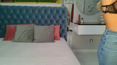 Sienna online show from 02/11/26, 05:01