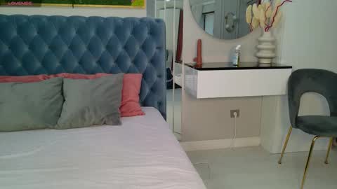 Sienna online show from 02/25/26, 05:28