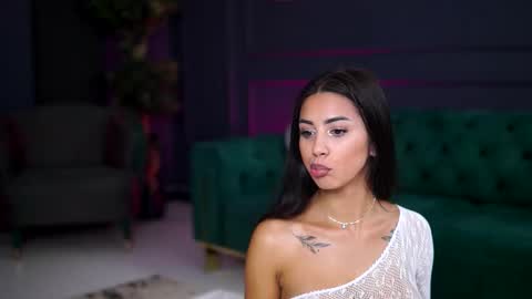 Sienna online show from 09/18/25, 11:01