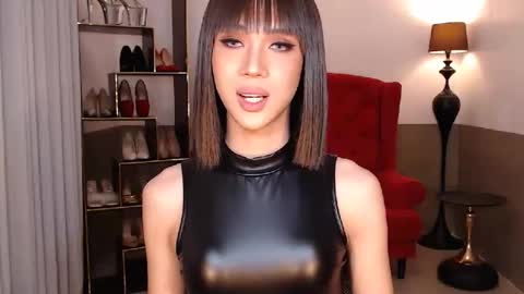 Sienna online show from 11/30/25, 02:32