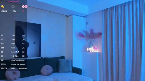 Sienna online show from 10/24/25, 06:26