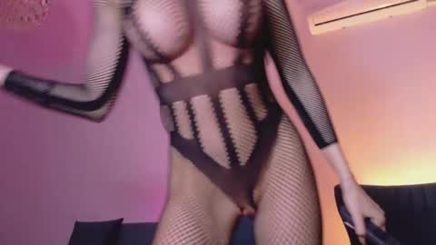 Sienna online show from 04/04/26, 10:18