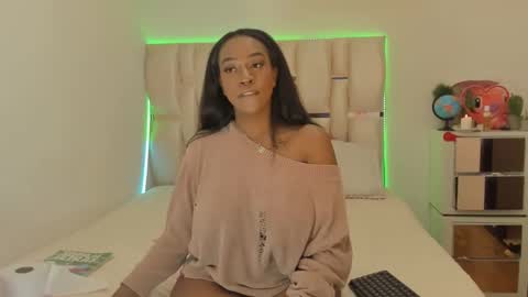sierra_violet online show from 12/22/24, 06:17