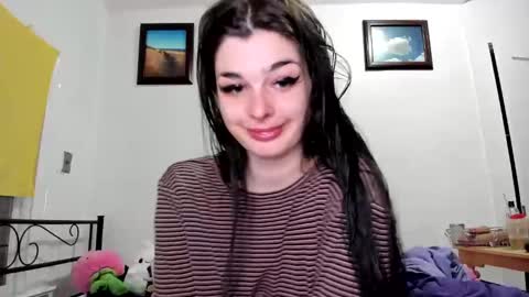 Snapshot of sierrasquirter chatting on 02/28/25, 04:10 Sierra online show from 02/28/25, 04:10