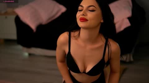 Maria online show from 10/15/25, 07:41