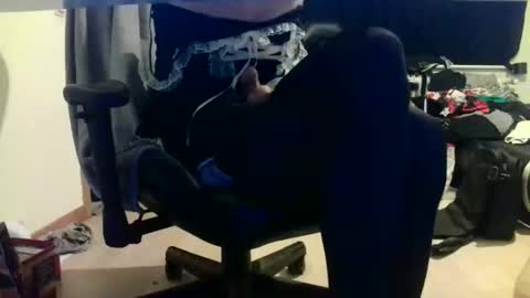 Snapshot of siggi180197 chatting on 11/24/25, 04:29 siggi online show from 11/24/25, 04:29