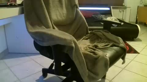 Snapshot of siggi180197 chatting on 12/16/25, 02:55 siggi online show from 12/16/25, 02:55