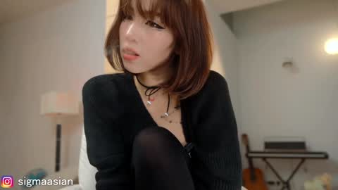 OF   instagram sigmaasian twitter sigmasian online show from 01/06/25, 03:31