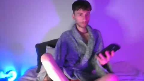 Snapshot of siiimon777 chatting on 03/23/26, 03:32 siiimon777 online show from 03/23/26, 03:32