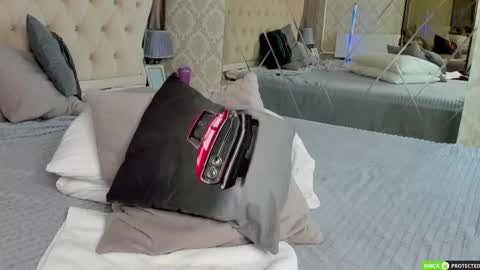 SilasCollins online show from 10/15/25, 04:01